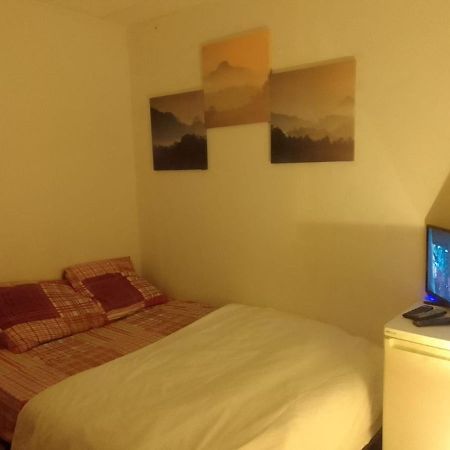 Simple Colocation Rooms Гарж-ле-Гонесс Экстерьер фото