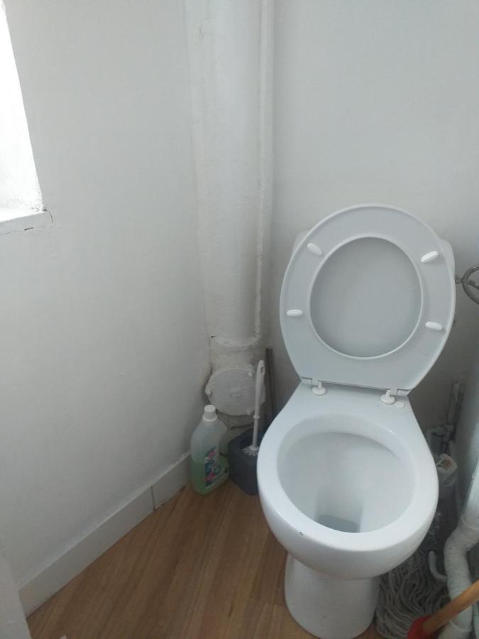 Simple Colocation Rooms Гарж-ле-Гонесс Экстерьер фото